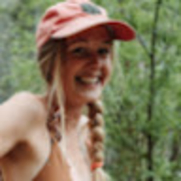 Meet your Posher, Danielle - Picture 1 of 1